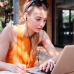 JBL Tune 310C - Wired Hi-Res in-Ear Headphones, Tangle-Free Flat Cable, 3-Button Remote with Microphone (Black) - Image 3