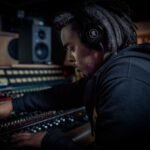 Mackie MC Series, Professional Closed-Back Headphones (MC-100) - Image 3