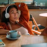 JBL Tune 520BT - Wireless On-Ear Headphones, Up to 57H Battery Life and Speed Charge, Lightweight, Comfortable and Foldable Design, Hands-Free Calls with Voice Aware (White) - Image 3