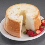Nordic Ware Angel Food Cake Pan, 16 Cups - Image 3