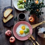 Innerwell 8-Inch Pink Nonstick Egg Pan, PFOA-Free Stone Cookware Skillet, Induction Compatible - Image 5