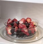 GE 1.4 Cu. Ft. Countertop Microwave Oven - Image 5