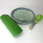 All-in-one Premium Ceramic Garlic Grater Plate 4-Piece Set - Green Mountain Glazed Design - For Garlic, Ginger, Chocolate, and more! - Comes with 5.25" Plate, Peeler, Brush, and Stand - Image 8