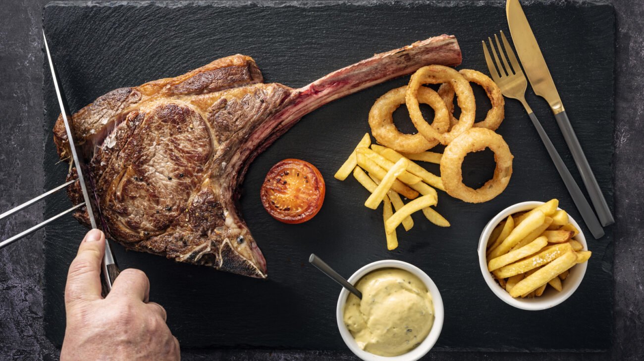 How Much An Average Steakhouse Dinner Would Run You In The 1970s