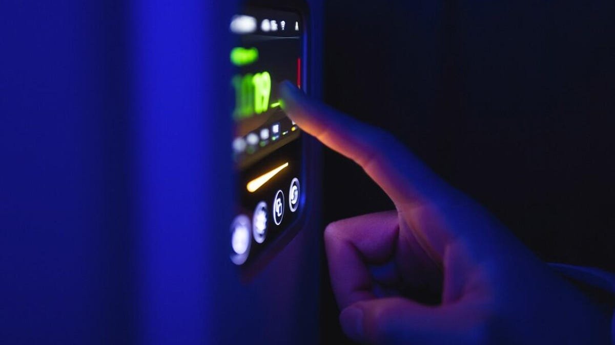 I never leave for vacation without doing these 7 home security checks first