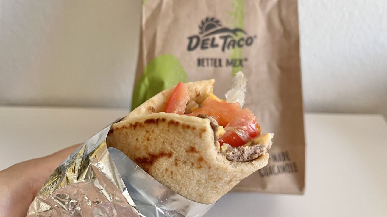 Del Taco All-American Burgertaco Review
